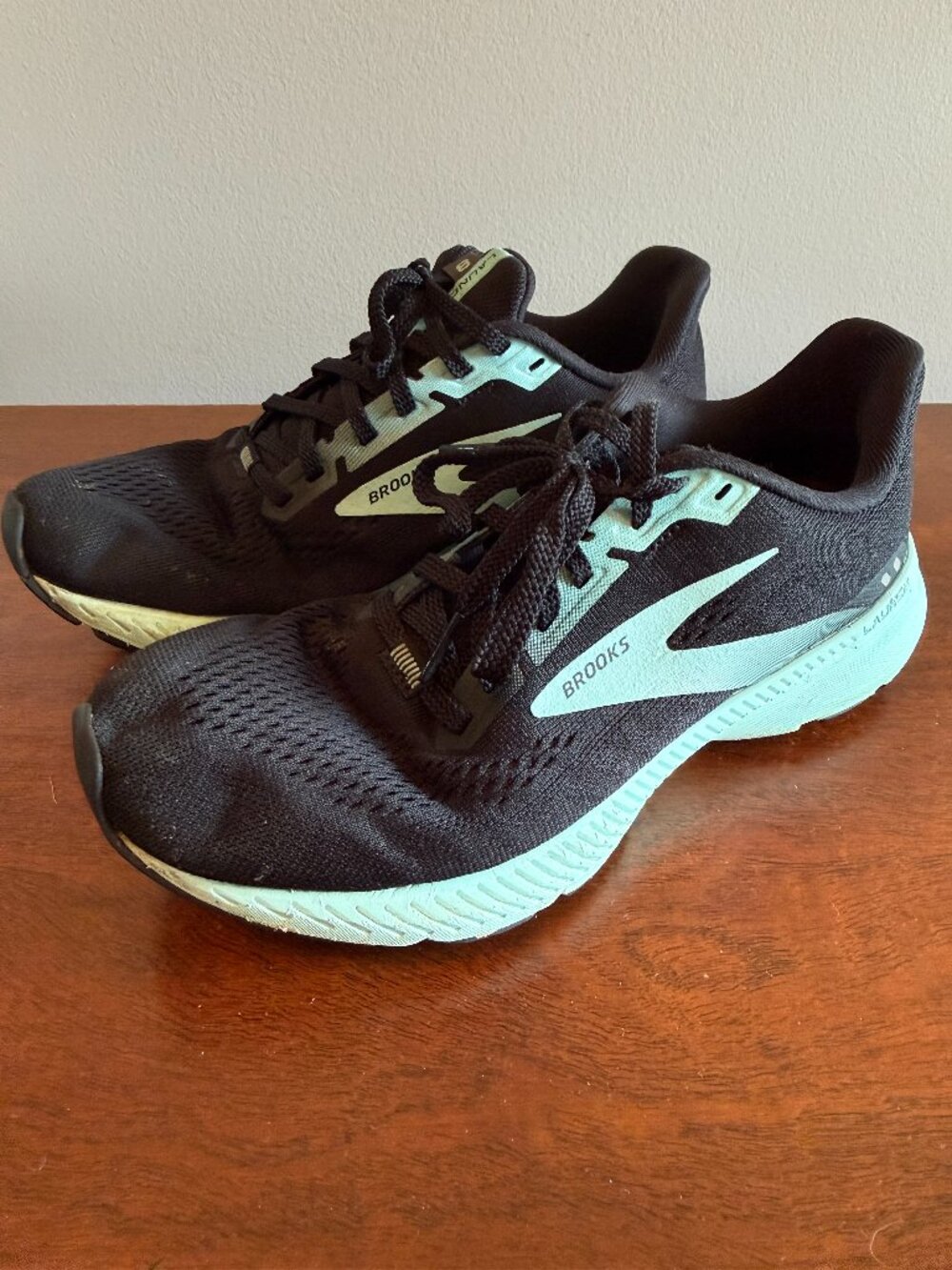 Brooks Launch 8 Running Shoes Black Teal Women's Size 8.5
